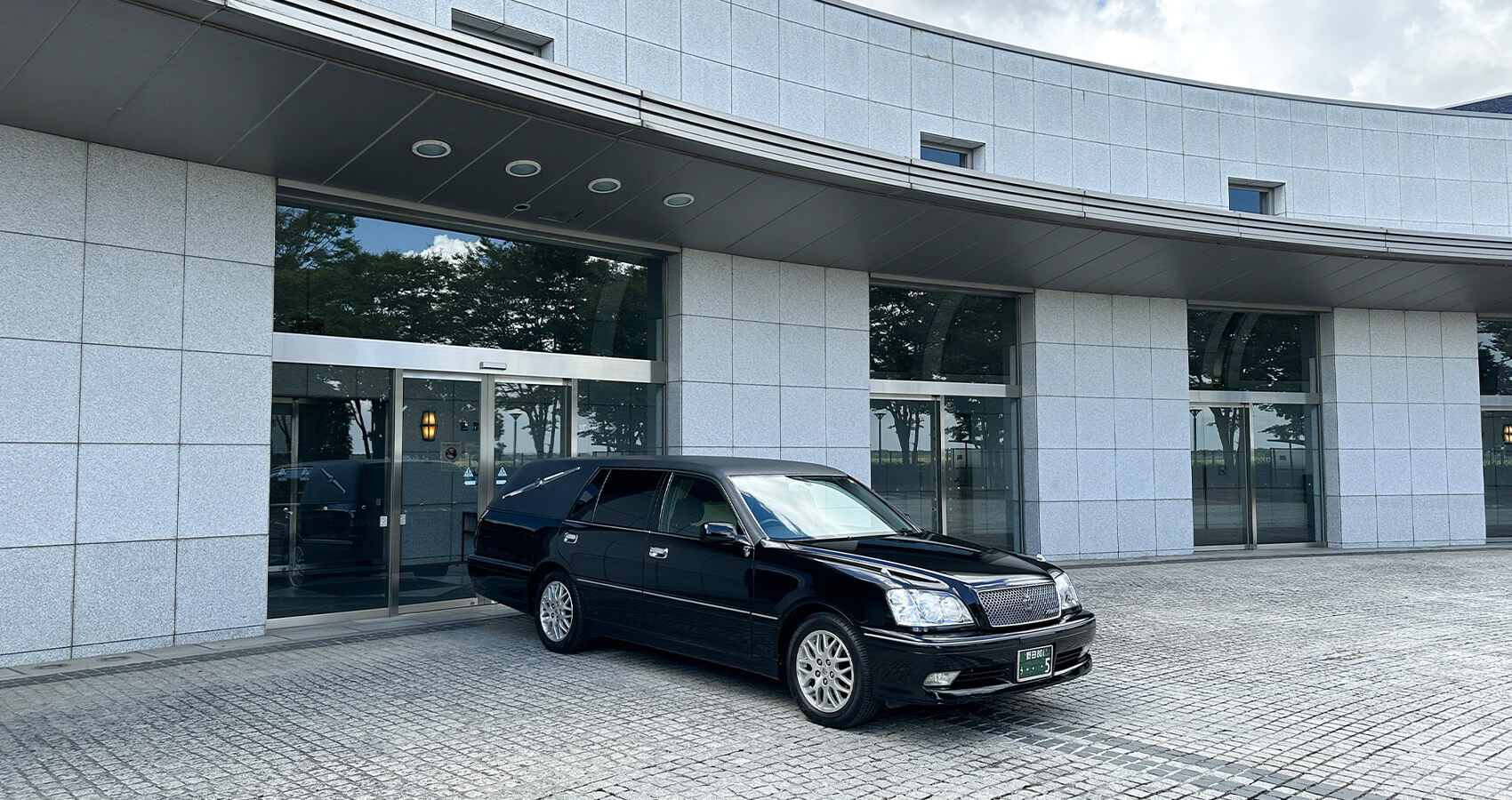 霊柩車